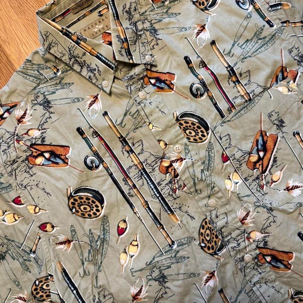 Wrinkle Free Natural Issue Fly Fishing Button Up Shirt Men’s Medium